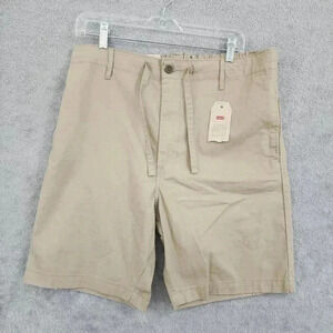 NWT. Levi's Men's Leisure Shorts Khaki Fit Size L Waist 17" Inseam 8" / 14CT